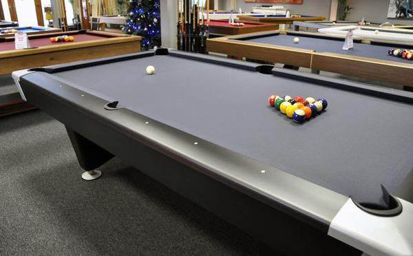 Brunswick Billiards BLACK WOLF 7' Pool Table