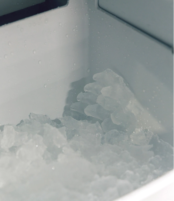 American Made Grills 15" UL Outdoor Rated Ice Maker w/Stainless Door - 50 lb. Capacity
