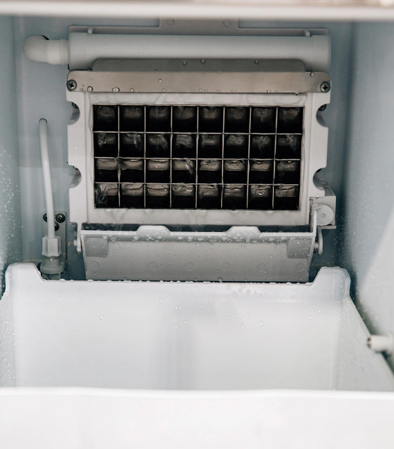 American Made Grills 15" UL Outdoor Rated Ice Maker w/Stainless Door - 50 lb. Capacity